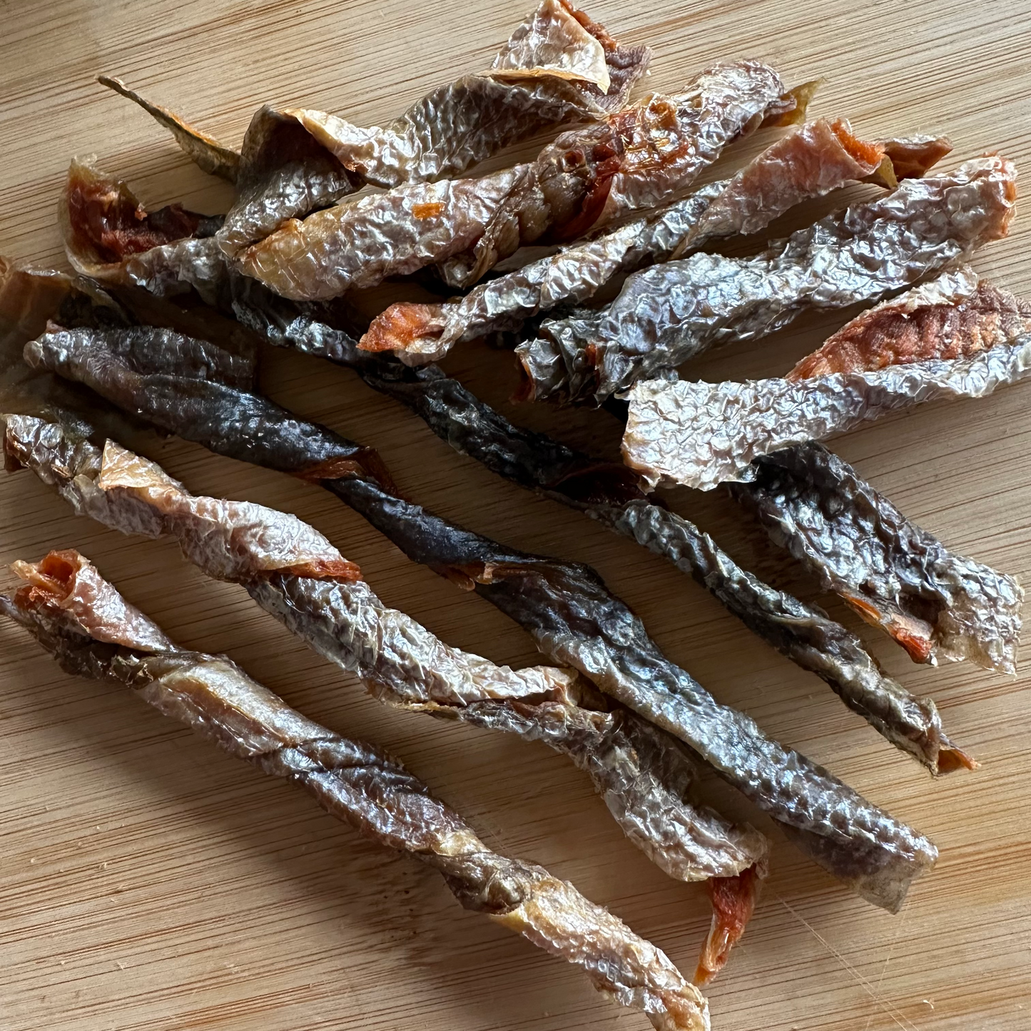 Leo's Bark Salmon Skin Rolls